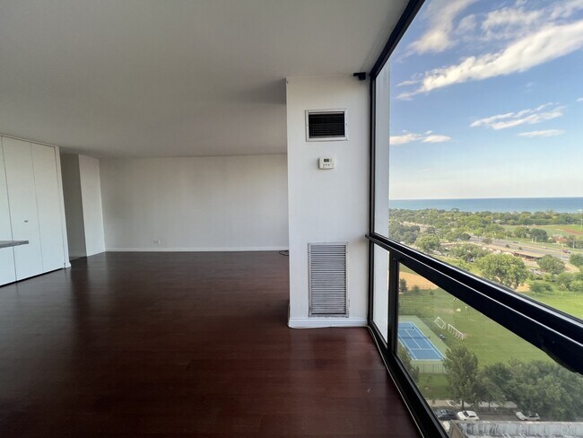 Photo - 4343 N Clarendon Ave Unit 2010