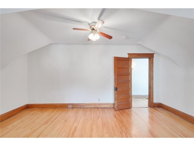 911 Lincoln Ave