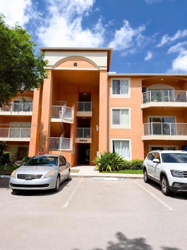 Photo - 6960 SW 39th St Unidad E102