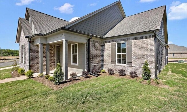 Photo - 660 Bolivar Dr