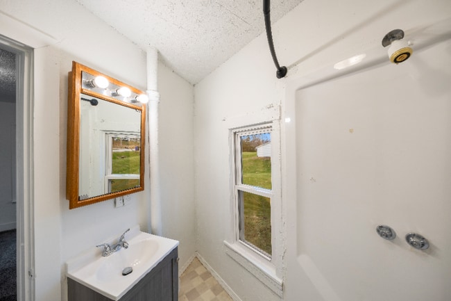 Photo - 319 Waverly Ave