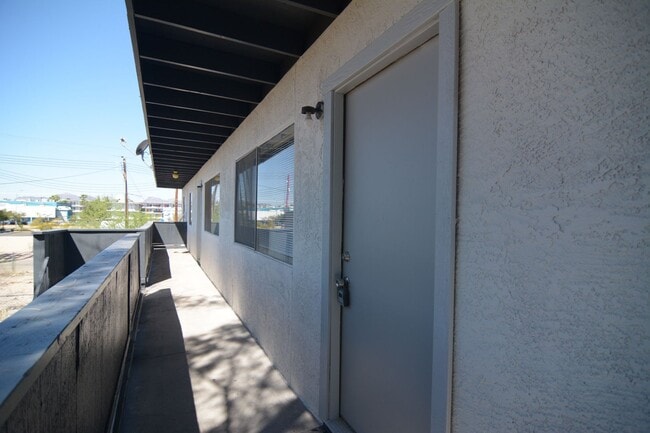 Photo - Remodeled 3 Bedroom 1 Bath Five-plex! Clos...