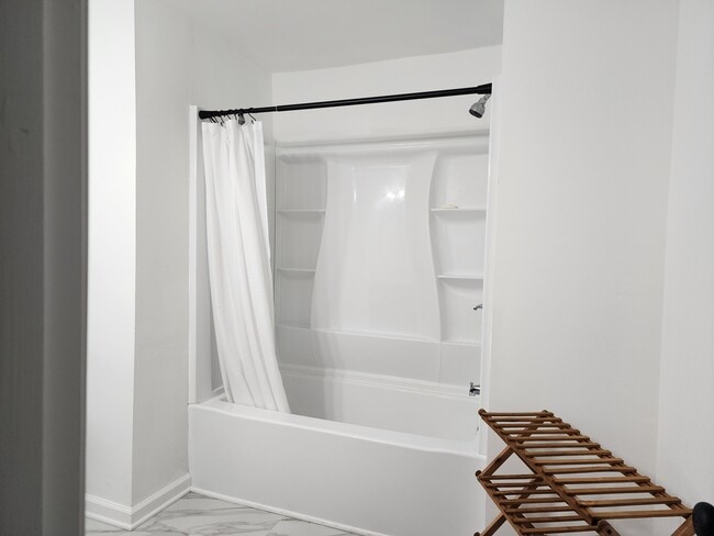 Photo - 94 Hampton Roads Ave