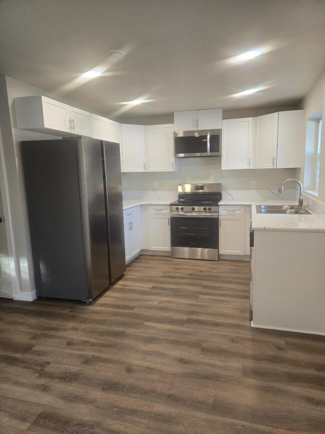 Building Photo - 107 Bush St