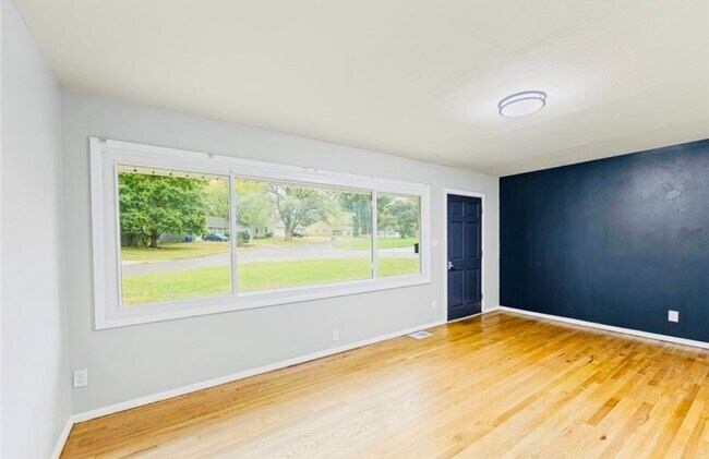 Photo - Stunning 3 bed 1 bath Ranch House