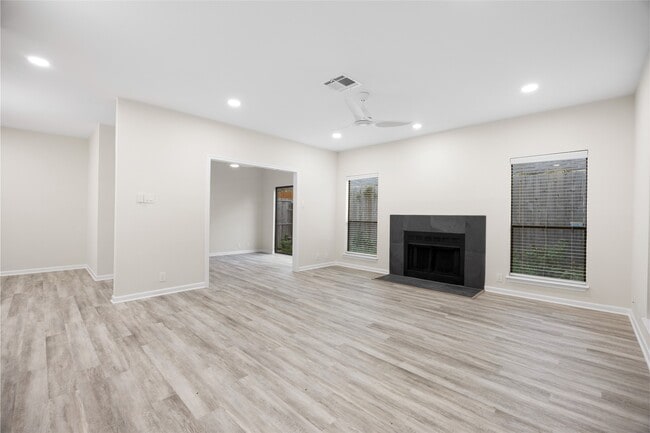 Photo - 2668 Bering Dr Unidad 2668