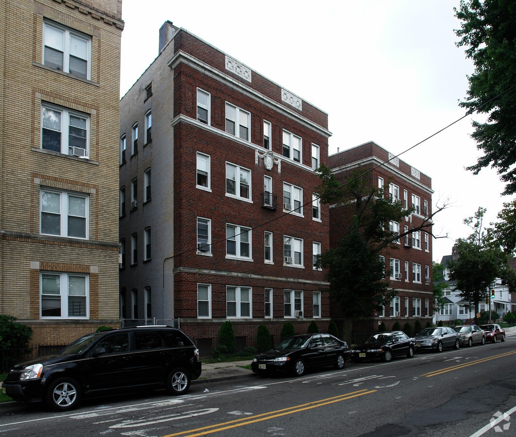 375 Clifton Ave - 375 Clifton Ave Apartments