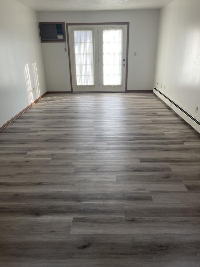 Photo - 7386 Eisenhower Dr