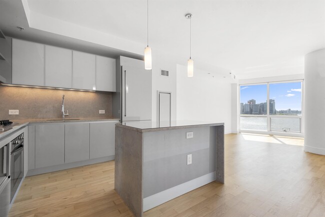 Photo - 77 Hudson St Unidad 1709 Rental
