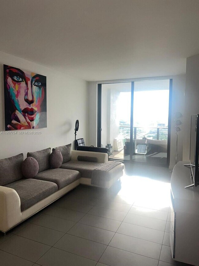 Photo - 1600 NE 1st Ave Unidad 3012