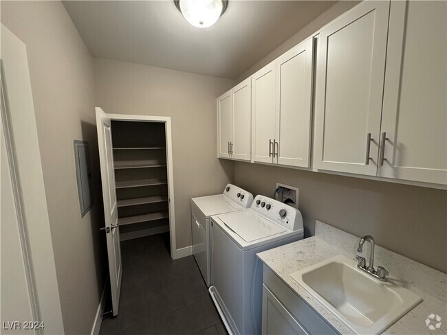 Building Photo - 11885 Tevare Ln Unit 2090 Rental