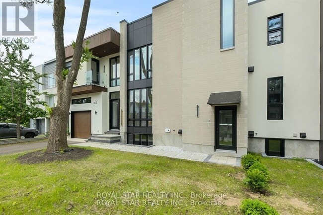 Photo - 253 Duncairn Ave