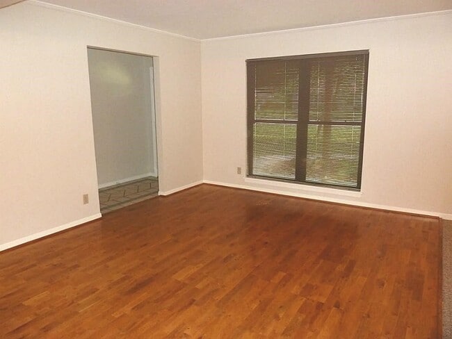 Photo - 9122 Western Dr