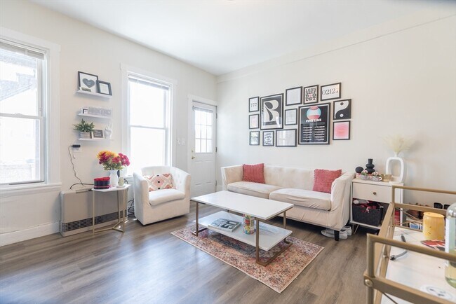 Building Photo - 100 H St Unit 1 Rental