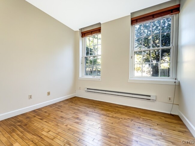 Photo - 917 Madison St