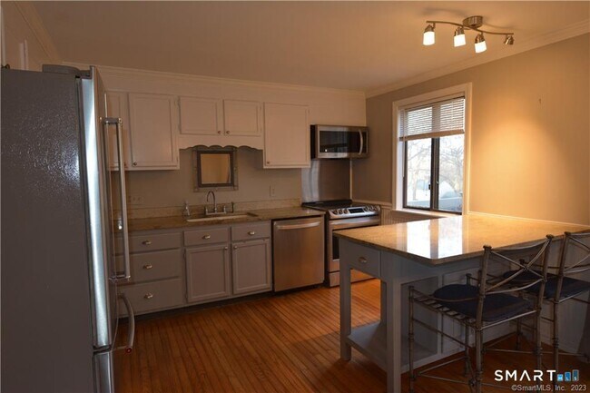 12 Hitching Post Ln Unit 12