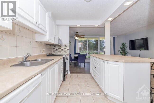 Photo - 665 Bathgate Dr Unit 104