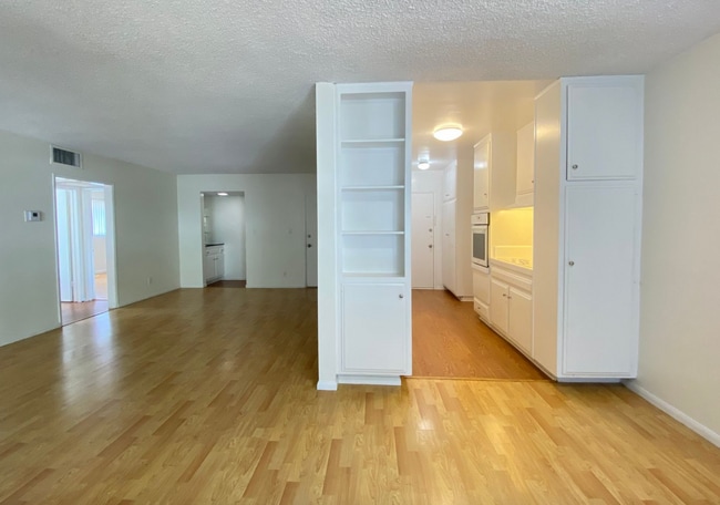 Photo - 319 S Clark Dr Unit 307