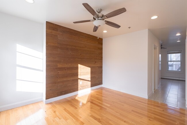 Photo - 14 Coles St Unit 2