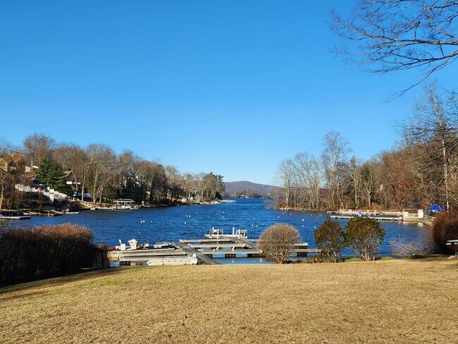 Photo - 6 Indian Ave