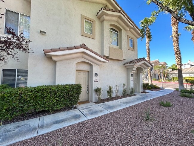 Building Photo - Cozy 2 Bedroom 2 Bathroom Summerlin Condo!