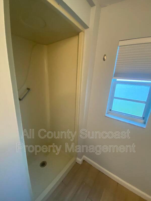 Photo - 6009 71st St N