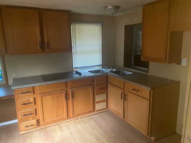 Photo - 2312 Sledge St Apartamento Unidad B