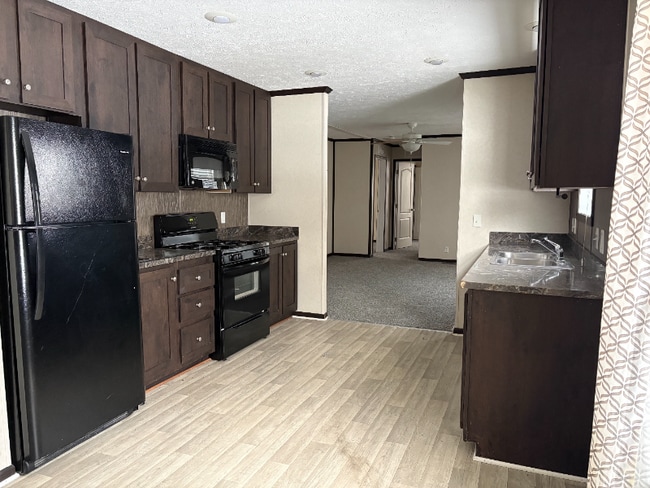 Building Photo - 322 Basket Branch