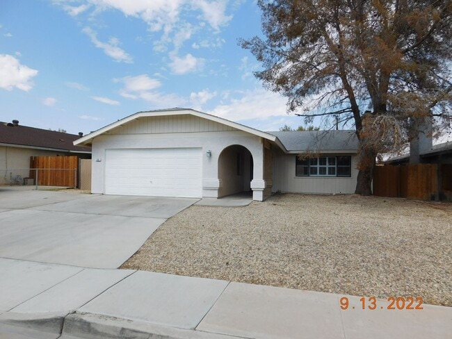 Photo - 330 E Wilson Ave