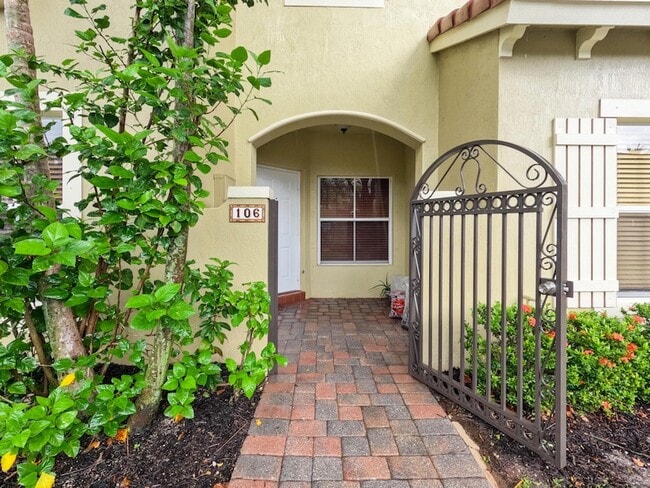 Photo - 106 Monterey Bay Dr