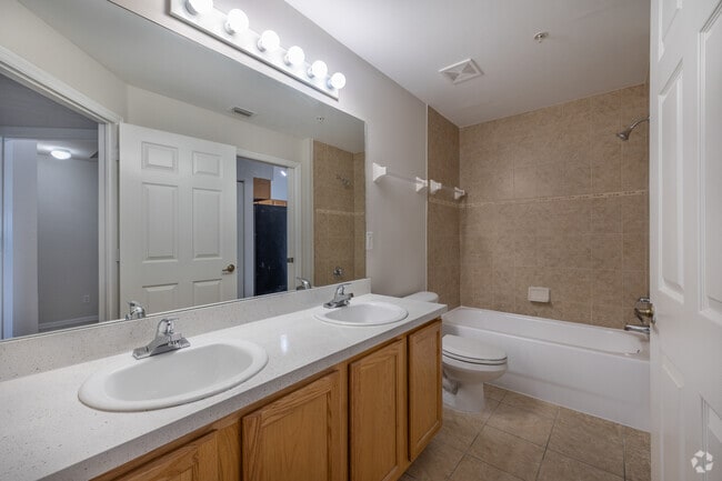 1BR, 1BA - Primary Bath
