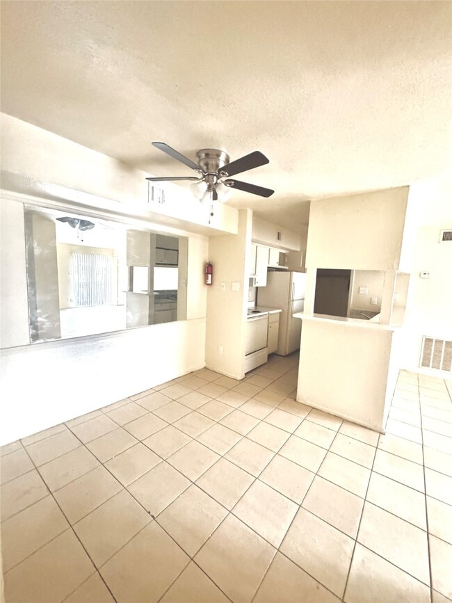 Photo - 717 Richcrest Dr
