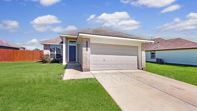 Building Photo - 812 Mockingbird St