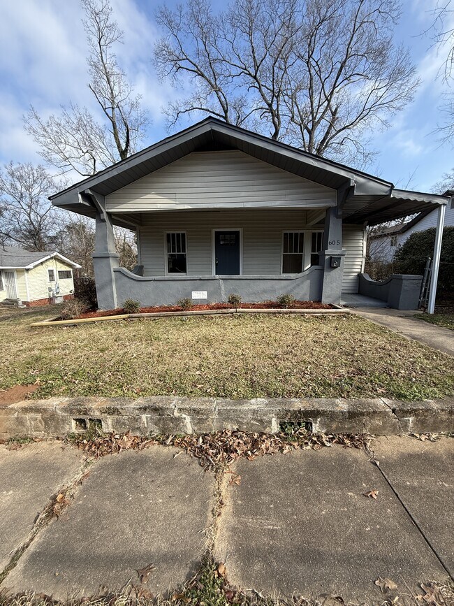 Photo - 605 80th St S