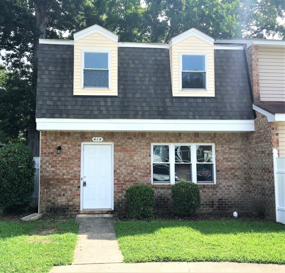 Photo - 414 Sedgewick Ct