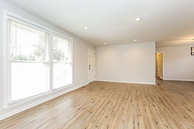 Photo - 200 Bonnavue Dr