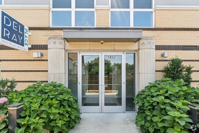 Building Photo - Experience refined living in this beautifu... Rental