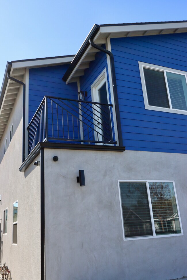 Photo - 1186 W 38th St