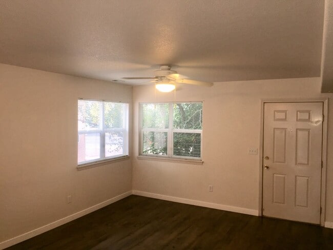 Photo - Nichols 1256- 1258 Unit 1258