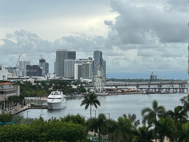 Building Photo - 540 Brickell Key Dr Unit 1002