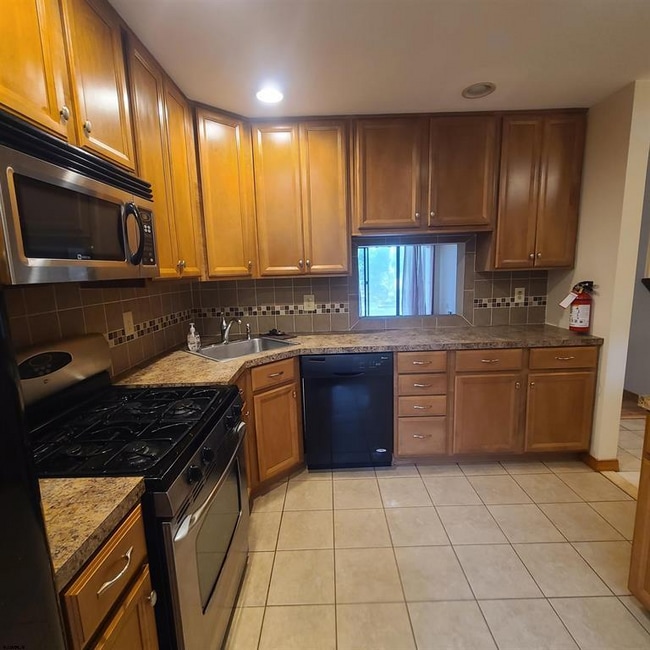 Photo - 78 Cheshire Dr