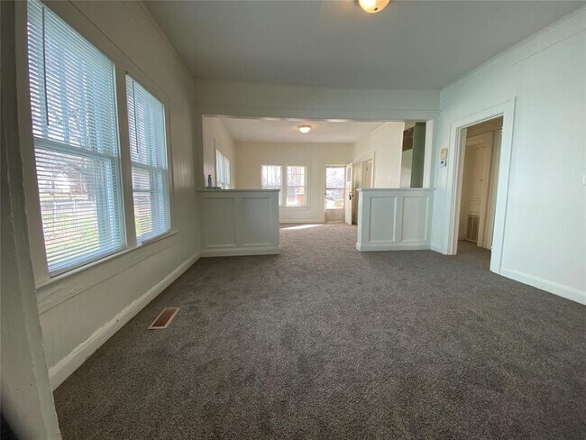 Photo - 132 N Draper Ave