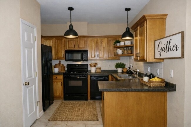 Building Photo - 65 Ponderosa Cir
