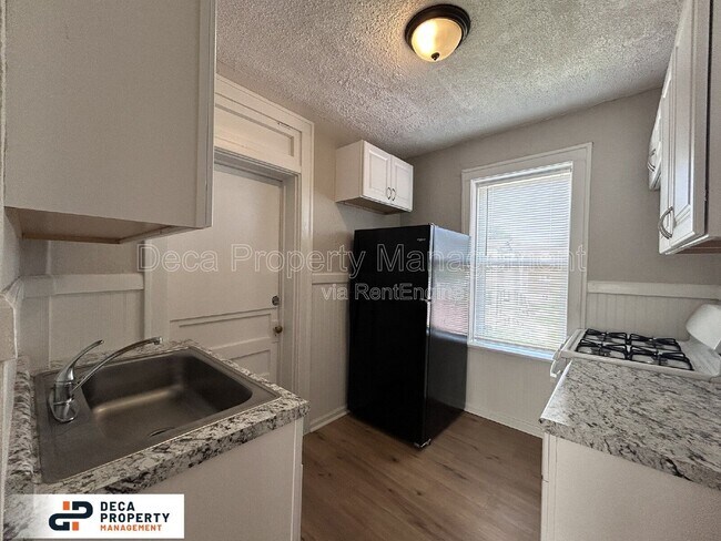 Photo - 4231-4233 Ellenwood Ave Unit 204