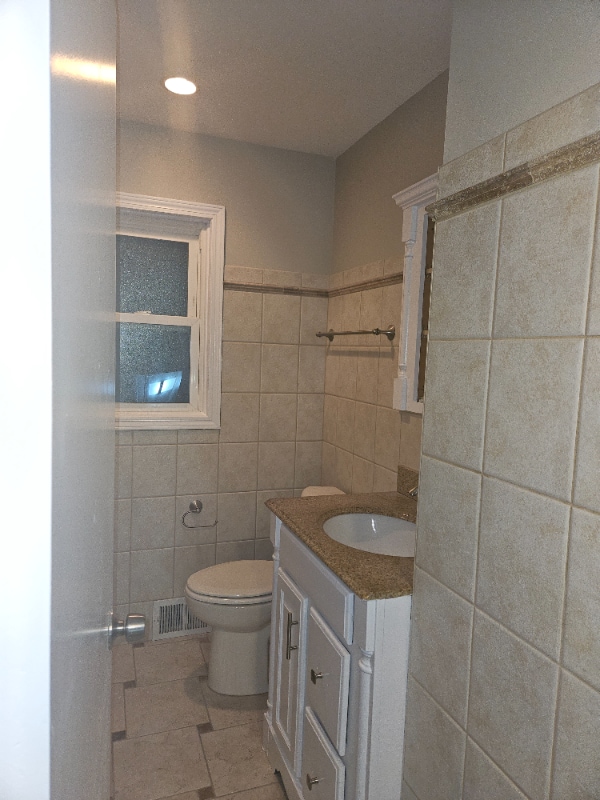 Photo - 8715 Ridge St