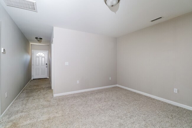 Photo - 404 Little Sycamore Ln