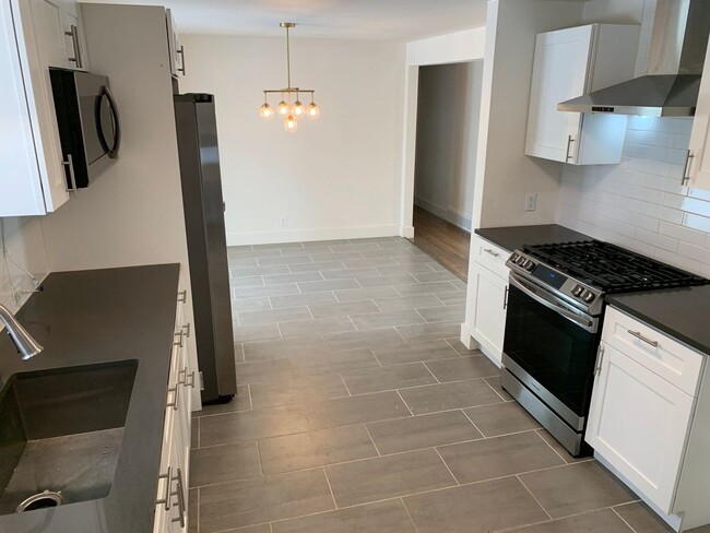 Photo - 2740 W Elizabeth St