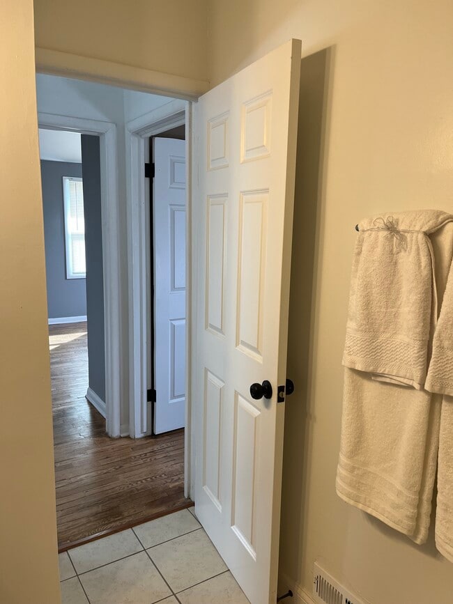 Photo - 1832 Gilmartin St