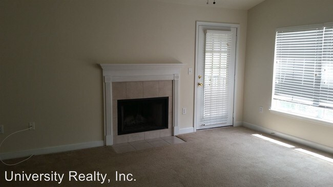 Building Photo - 18565 Bridle Club Dr