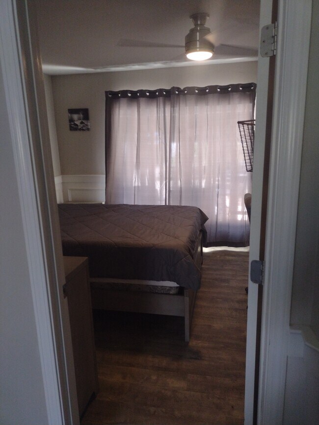 Photo - 2092 River Rd Unit 5